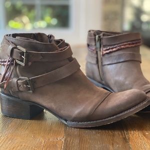 Freebird Simba Ankle Bootie Size